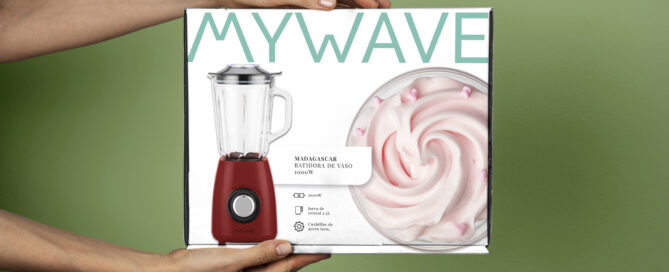 Vista frontal del diseño del pack de la batidora de vaso MyWave